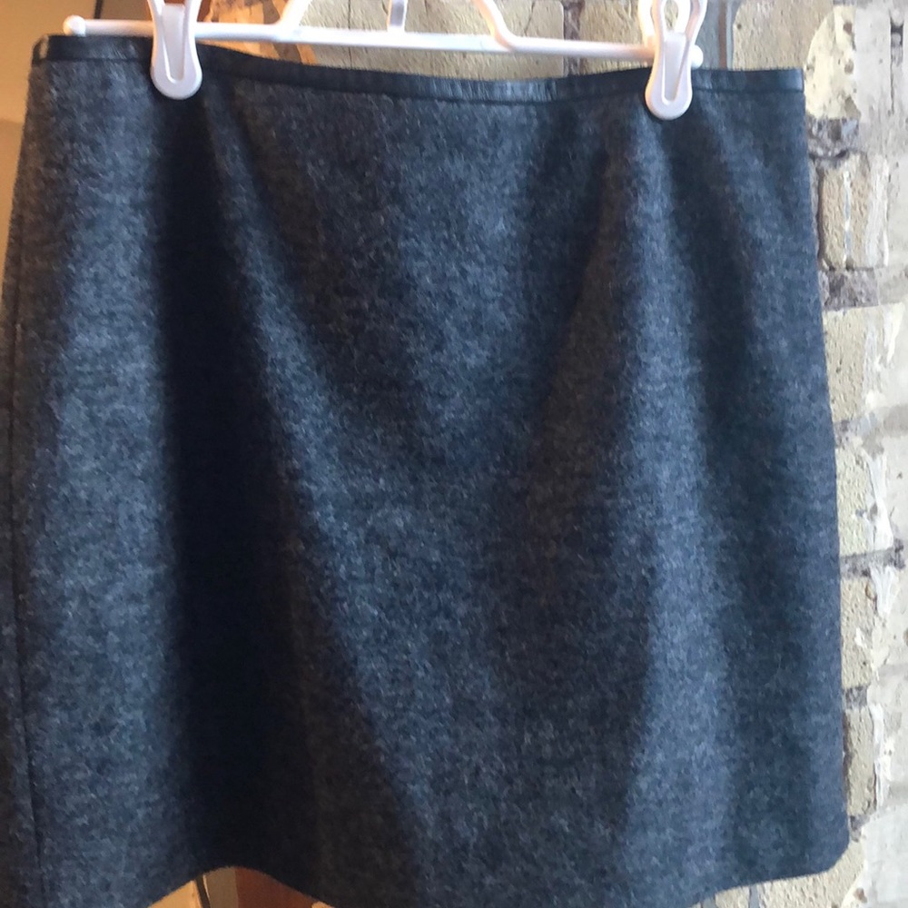Charcoal wool/poly lined skirt